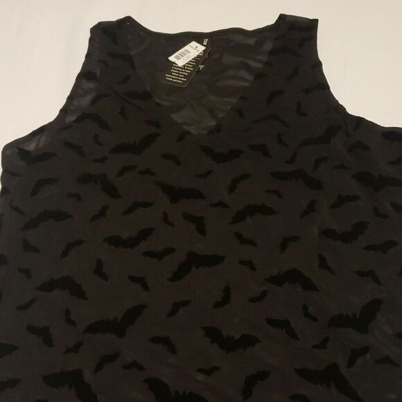 Torrid 3X Black Bat Velvet & Mesh V Neck Bodysuit - Picture 5 of 11